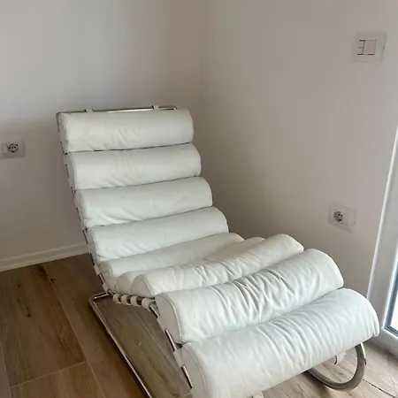 Apartment Front 2br