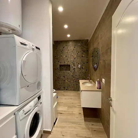 Front 2br Apartment Durrës