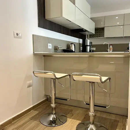 Front 2br Apartment Durrës