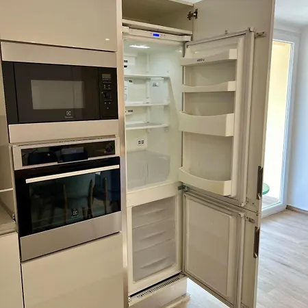 Apartment Front 2br